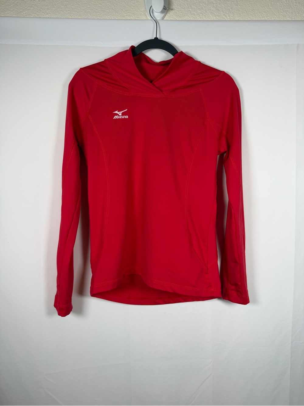 Mizuno‎ Red Long-Sleeve Hooded Athletic Volleyball Top